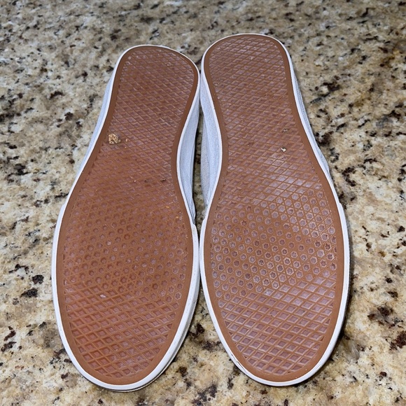 Vans - Picture 6 of 8